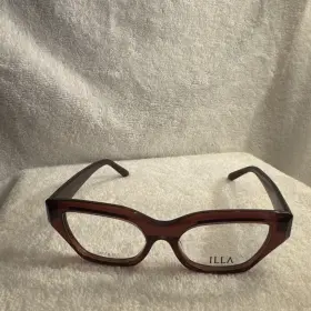 48-15-135 Illa J32g Ivetta Aubergine Transparent Eyeglasses Demo Lens