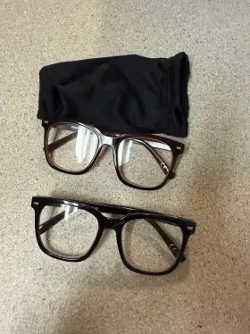 Nm23rpt045 Nicole Miller Lot Of 2 Reading Glasses. Amber And Black Frames