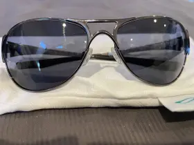 05-718 Oakley Restless Sunglasses
