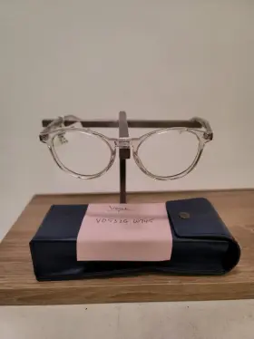 Vo5326 Vogue W745
